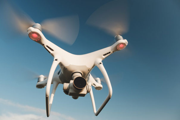 Jak drony pomagają w ratowaniu ludzi