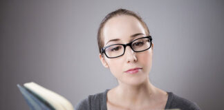 Modne okulary korekcyjne damskie – jak wybrać